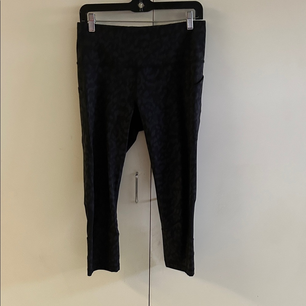 lululemon athletica Black leopard pocket mesh Leggings